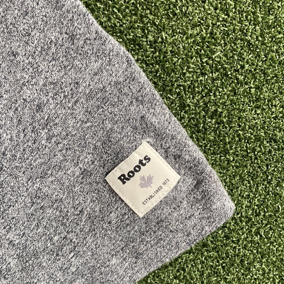 ROOTS long sleeve tshirt - Picture 4 of 6